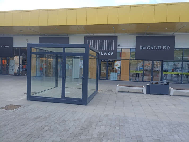 Kupac kontejnera Ikea