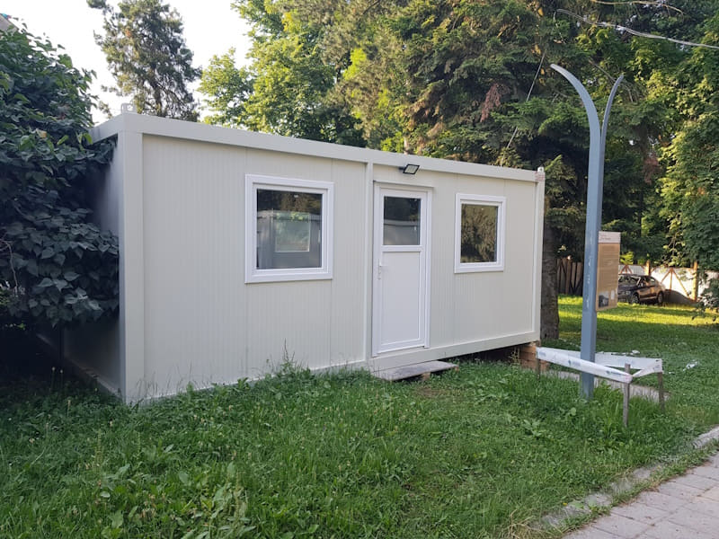 Kontejneri sive boje